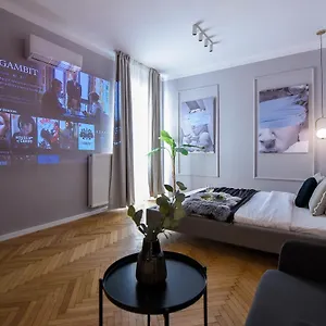 https://deja-vu.bucharesthotelsnow.com